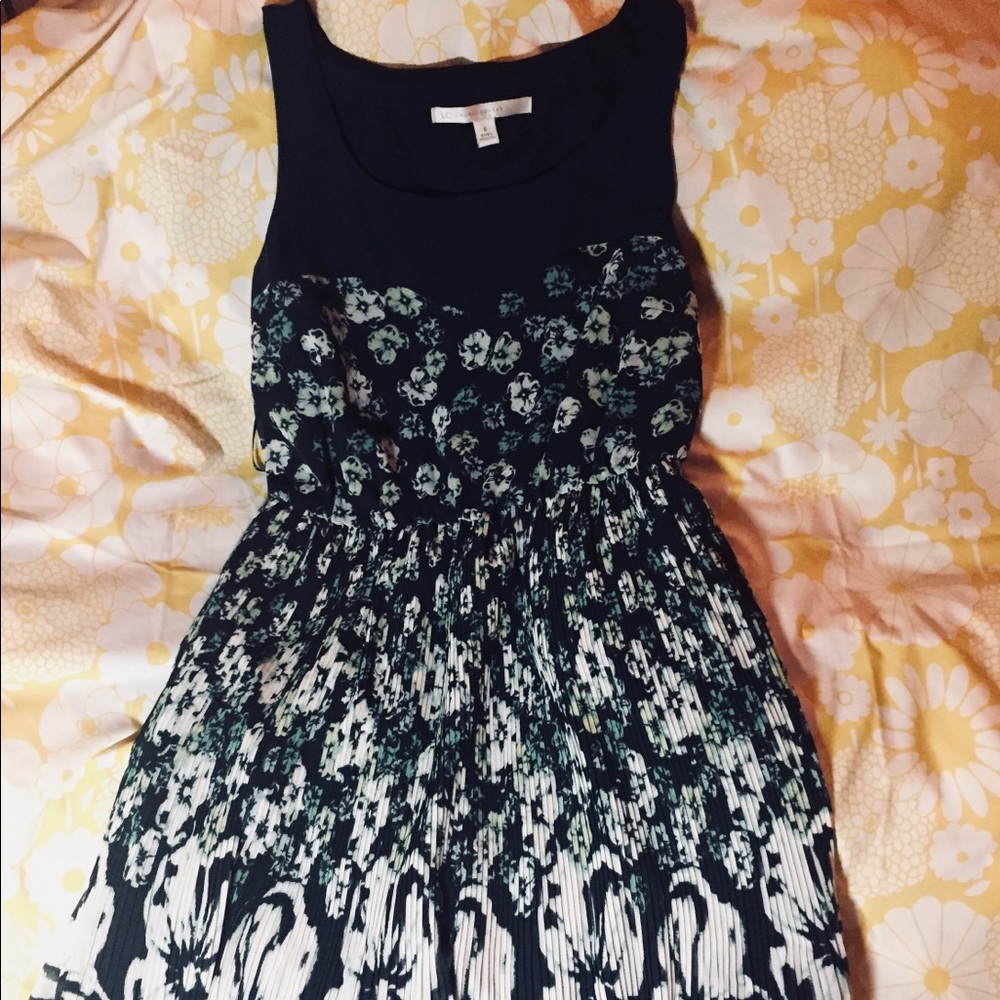 ๐LC Floral Dress๐ - Picture 2 of 5
